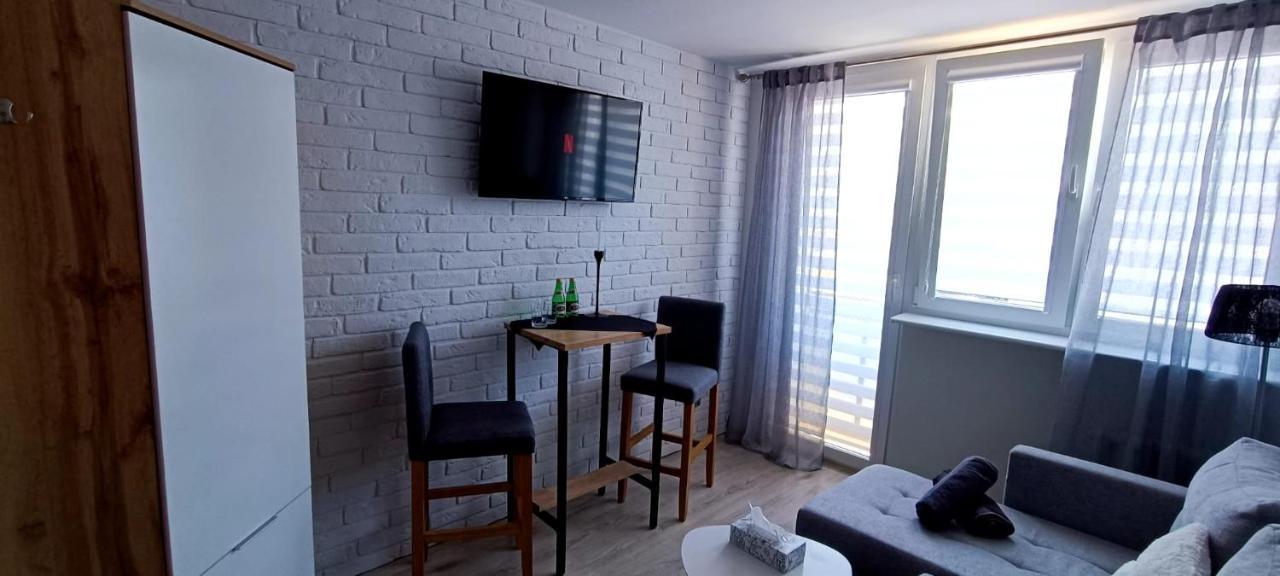 Black Sails Z Parkingiem Apartment *